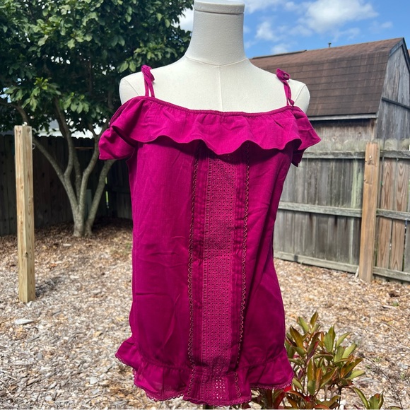 NWT Express Off the Shoulder Tank - Picture 1 of 7